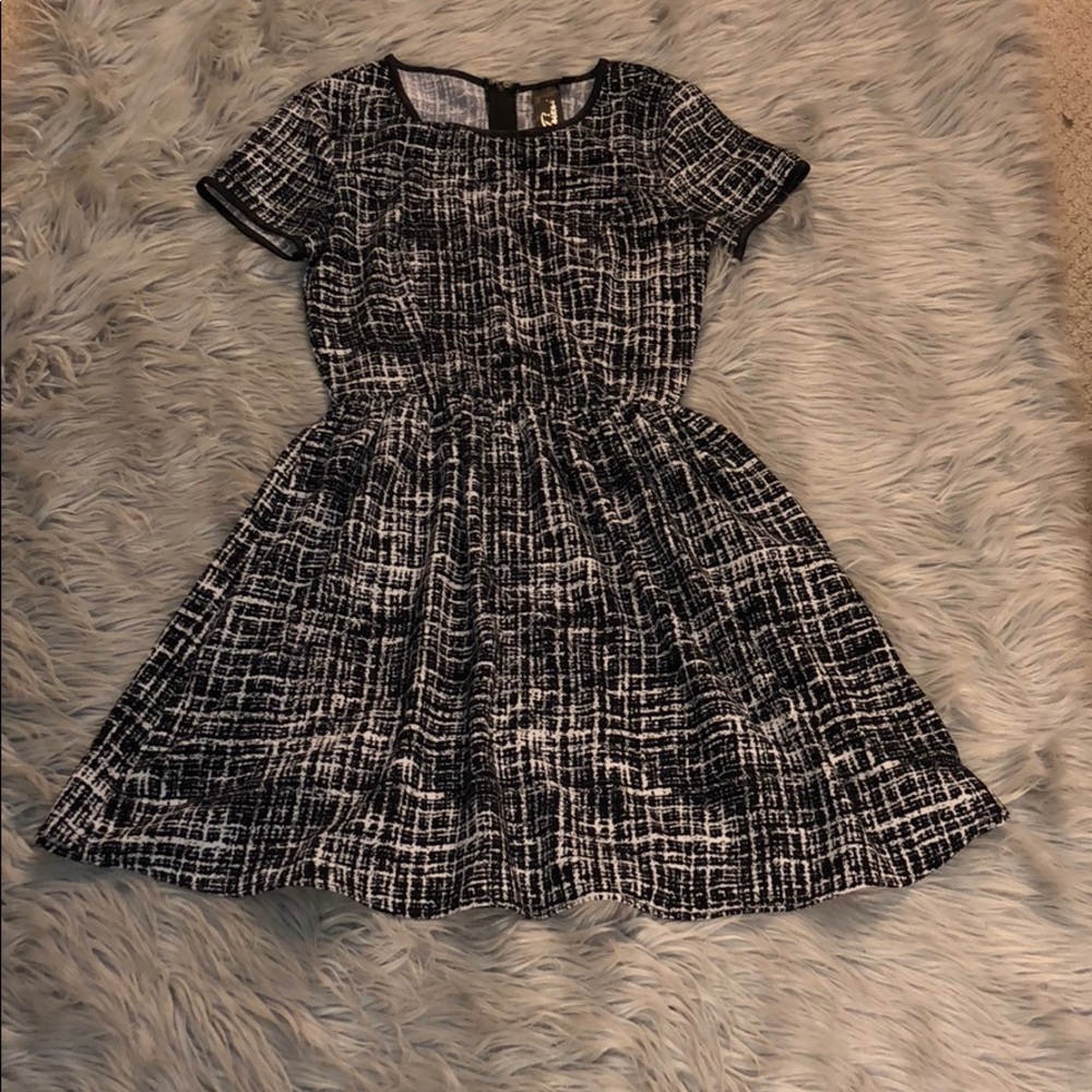 Dress - Picture 2 of 5